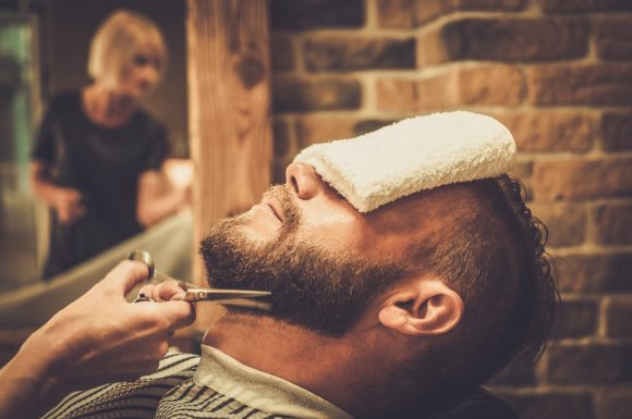 Entretien et soins de la barbe sèche et rugueuse - Chamonix-Mont-Blanc - Le Barbier de Chamonix